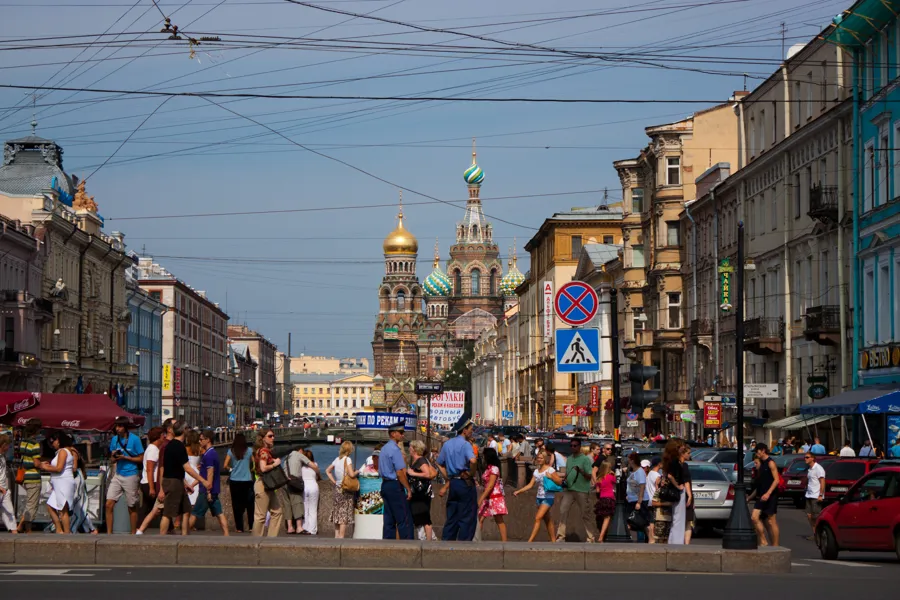 Петербург вошел в пятерку самых популярных курортов летом 2024 года у россиян