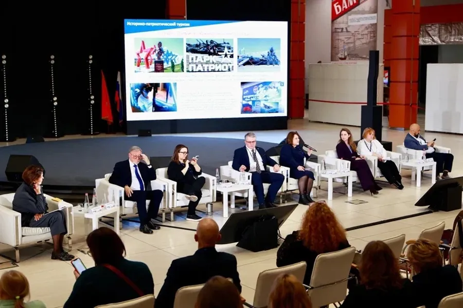 Всероссийский форум по развитию патриотического туризма открылся в Санкт-Петербурге