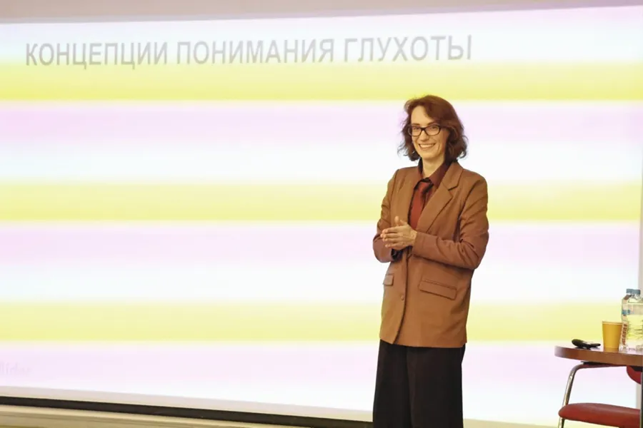 Калининградский музей провел тренинг по работе с глухими и слабослышащими посетителями
