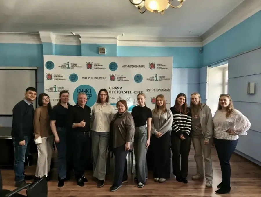 Санкт-Петербург: консультация по аттестации экскурсоводов для студентов колледжа